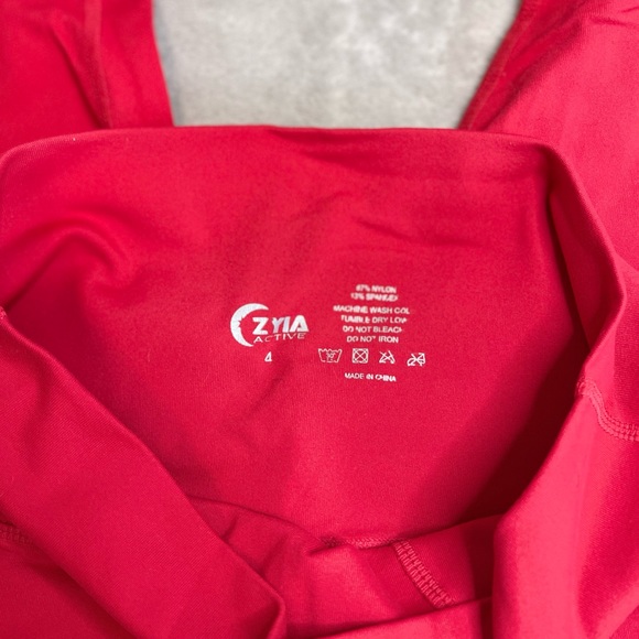 Red Ascend Hi-Rise Capri 20” - Picture 2 of 2